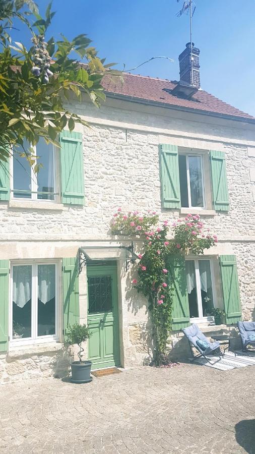Wisteria Cottage Fleurines Exterior photo